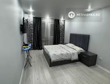 1-комнатная квартира, этаж 3 из 5, 33 м²