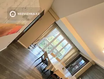 4-комнатная квартира, этаж 4 из 6, 200 м², На длительный срок