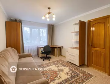 4-комнатная квартира, этаж 1 из 12, 81 м²