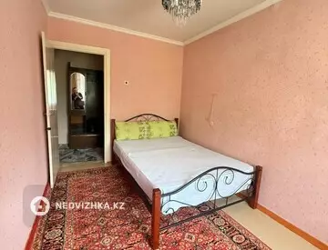 3-комнатная квартира, этаж 1 из 5, 65 м², На длительный срок