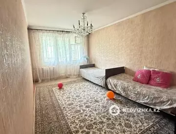 3-комнатная квартира, этаж 1 из 5, 65 м², На длительный срок