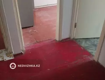 4-комнатная квартира, этаж 5 из 5, 80 м², На длительный срок