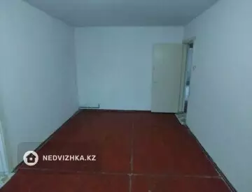 4-комнатная квартира, этаж 5 из 5, 80 м², На длительный срок