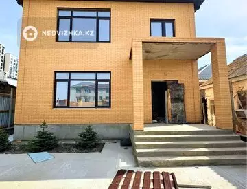 5-комнатный дом, 3 соток, 246 м²
