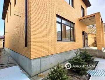 5-комнатный дом, 3 соток, 246 м²