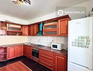 3-комнатная квартира, этаж 9 из 9, 112 м²