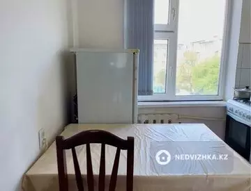 3-комнатная квартира, этаж 4 из 5, 62 м²