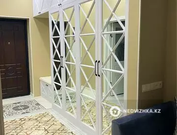 1-комнатная квартира, этаж 9 из 9, 57 м²