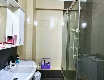 3-комнатная квартира, этаж 9 из 9, 90 м²