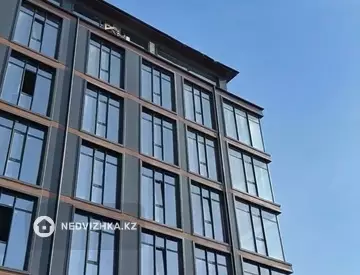 4-комнатная квартира, этаж 4 из 7, 180 м²
