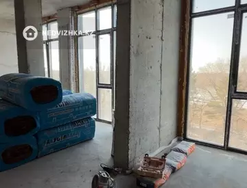 4-комнатная квартира, этаж 4 из 7, 180 м²