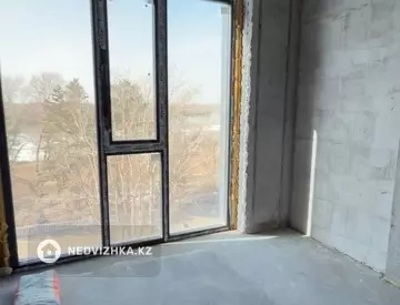 4-комнатная квартира, этаж 4 из 7, 180 м²