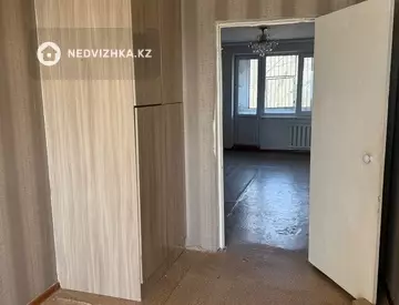 2-комнатная квартира, этаж 4 из 5, 46 м²