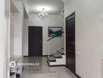 5-комнатный дом, 8.4 соток, 230 м²