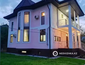 5-комнатный дом, 8.4 соток, 230 м²