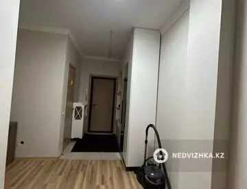 3-комнатная квартира, этаж 12 из 12, 90 м²