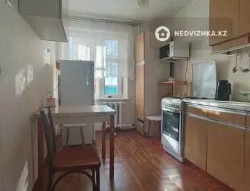 3-комнатная квартира, этаж 4 из 9, 64 м²