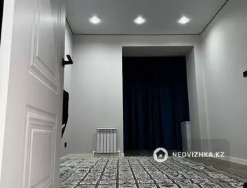 3-комнатная квартира, этаж 1 из 4, 80 м²