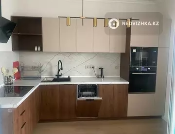 2-комнатная квартира, этаж 14 из 16, 67 м², На длительный срок