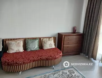 1-комнатная квартира, этаж 3 из 10, 52 м²