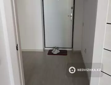 1-комнатная квартира, этаж 3 из 10, 52 м²