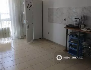 1-комнатная квартира, этаж 3 из 10, 52 м²