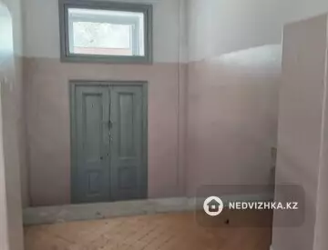 3-комнатная квартира, этаж 1 из 5, 72 м²