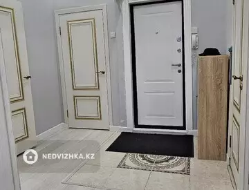 4-комнатная квартира, этаж 3 из 5, 83 м²