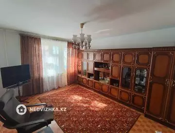 3-комнатная квартира, этаж 4 из 9, 64 м²