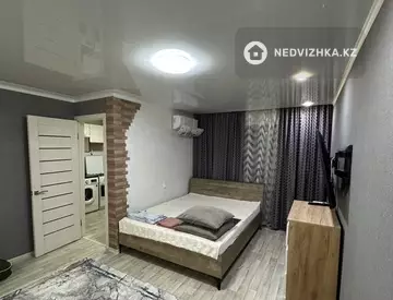 1-комнатная квартира, этаж 4 из 5, 33 м², Посуточно