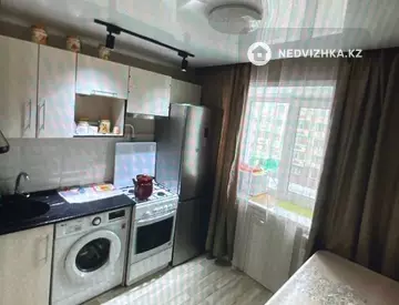 1-комнатная квартира, этаж 4 из 5, 33 м², Посуточно