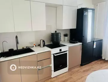 1-комнатная квартира, этаж 10 из 10, 45 м²