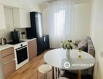 1-комнатная квартира, этаж 10 из 10, 45 м²