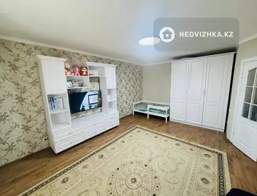 1-комнатная квартира, этаж 10 из 10, 45 м²