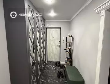 3-комнатная квартира, этаж 2 из 9, 82 м²