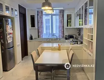 4-комнатная квартира, этаж 1 из 23, 104 м²