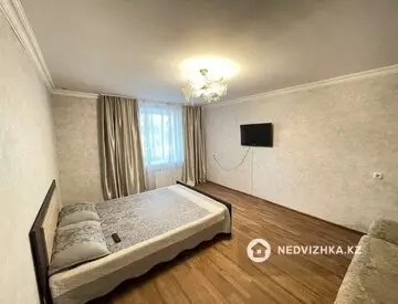 1-комнатная квартира, этаж 1 из 9, 35 м², Посуточно