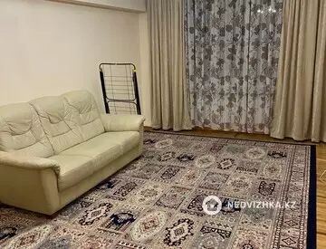 3-комнатная квартира, этаж 4 из 8, 100 м², На длительный срок