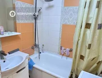 Подселение, 2 комн., 54 м²