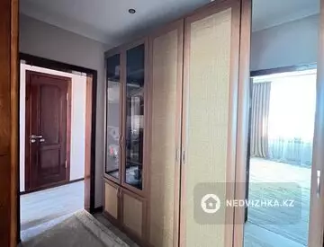 3-комнатная квартира, этаж 9 из 9, 66 м²