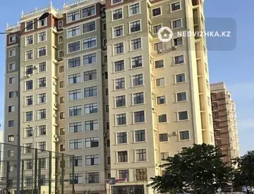 4-комнатная квартира, этаж 4 из 10, 124 м²