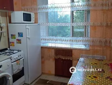 1-комнатная квартира, этаж 3 из 5, 40 м², На длительный срок