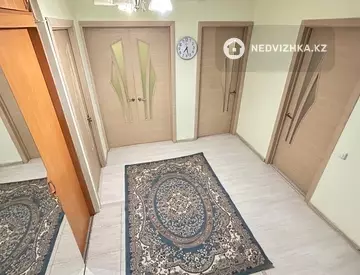 4-комнатная квартира, этаж 1 из 5, 85 м², На длительный срок