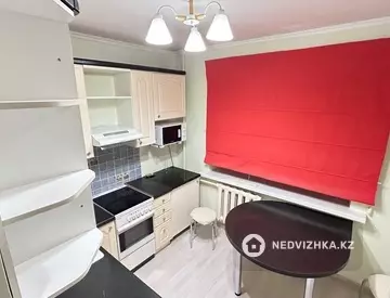 4-комнатная квартира, этаж 1 из 5, 85 м², На длительный срок