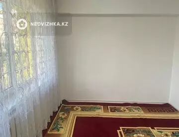 4-комнатная квартира, этаж 4 из 5, 58 м²