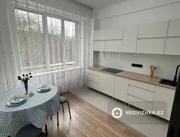 1-комнатная квартира, этаж 2 из 9, 40 м², На длительный срок