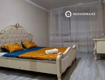 1-комнатная квартира, этаж 3 из 5, 47 м², Посуточно
