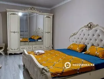 1-комнатная квартира, этаж 3 из 5, 47 м², Посуточно