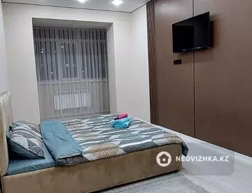 1-комнатная квартира, этаж 4 из 5, 50 м², Посуточно