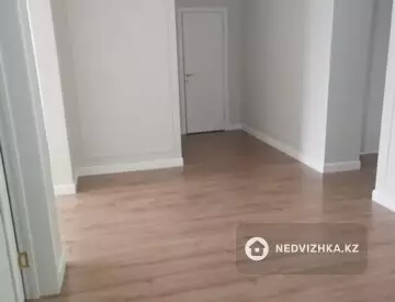4-комнатная квартира, этаж 4 из 5, 148 м²